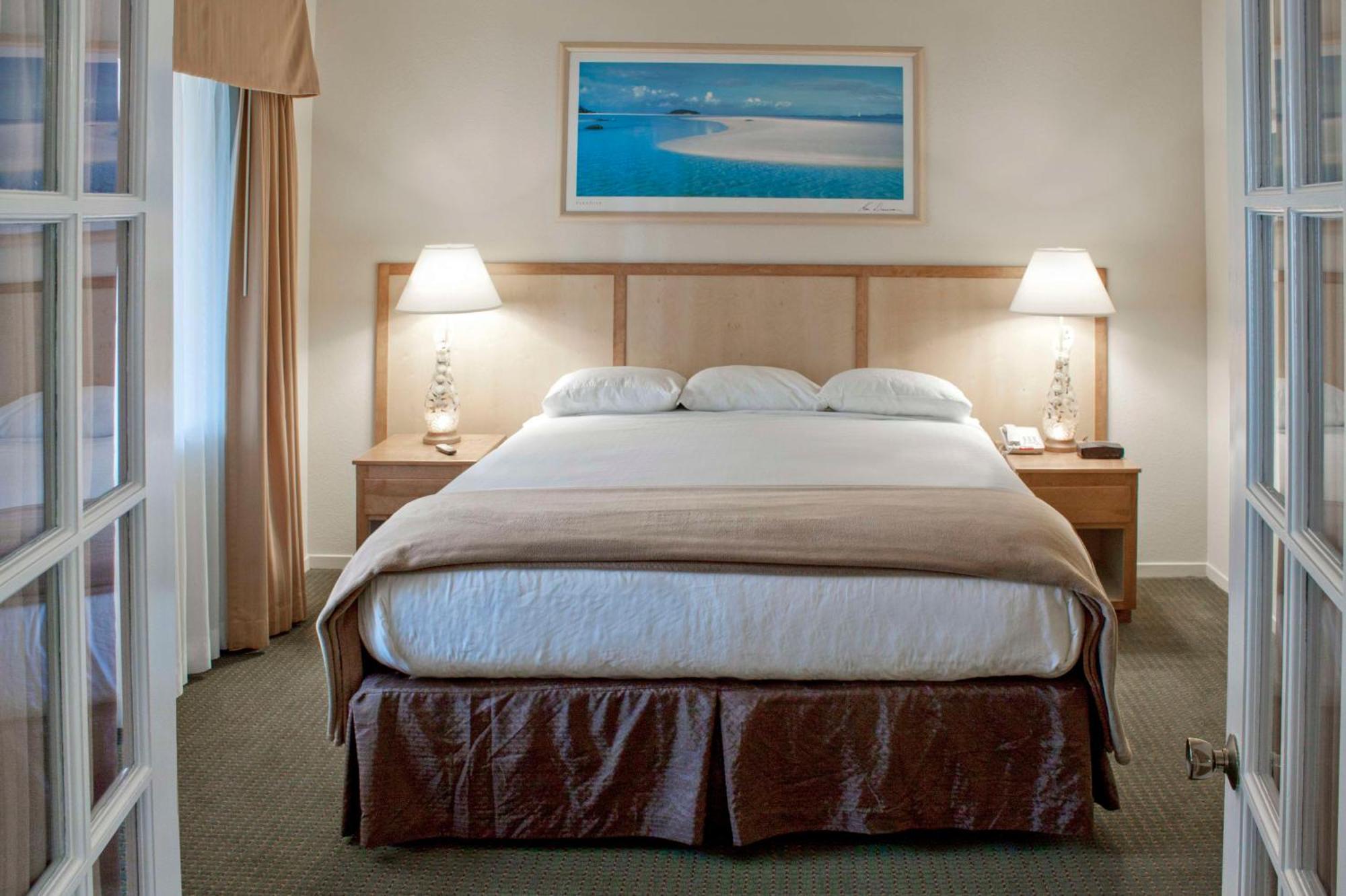 Hilton Vacation Club San Luis Bay Авила Бийч Екстериор снимка
