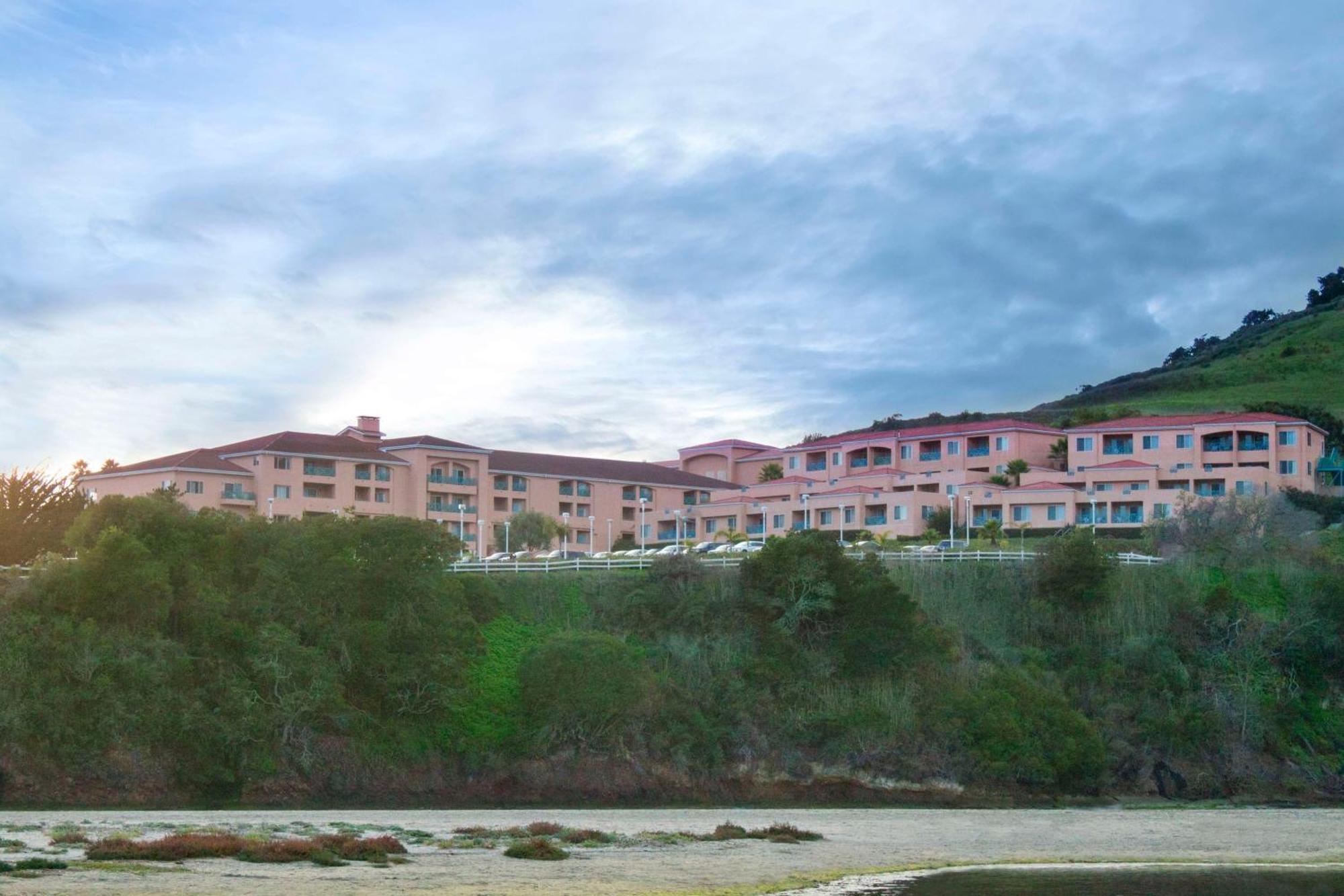 Hilton Vacation Club San Luis Bay Авила Бийч Екстериор снимка