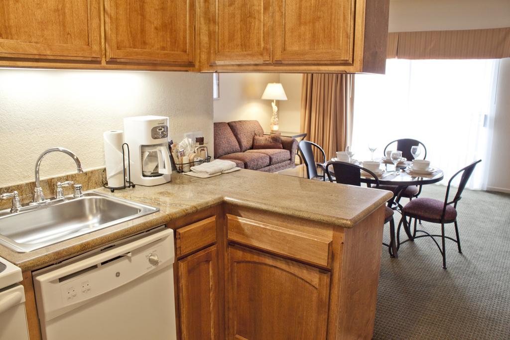 Hilton Vacation Club San Luis Bay Авила Бийч Екстериор снимка